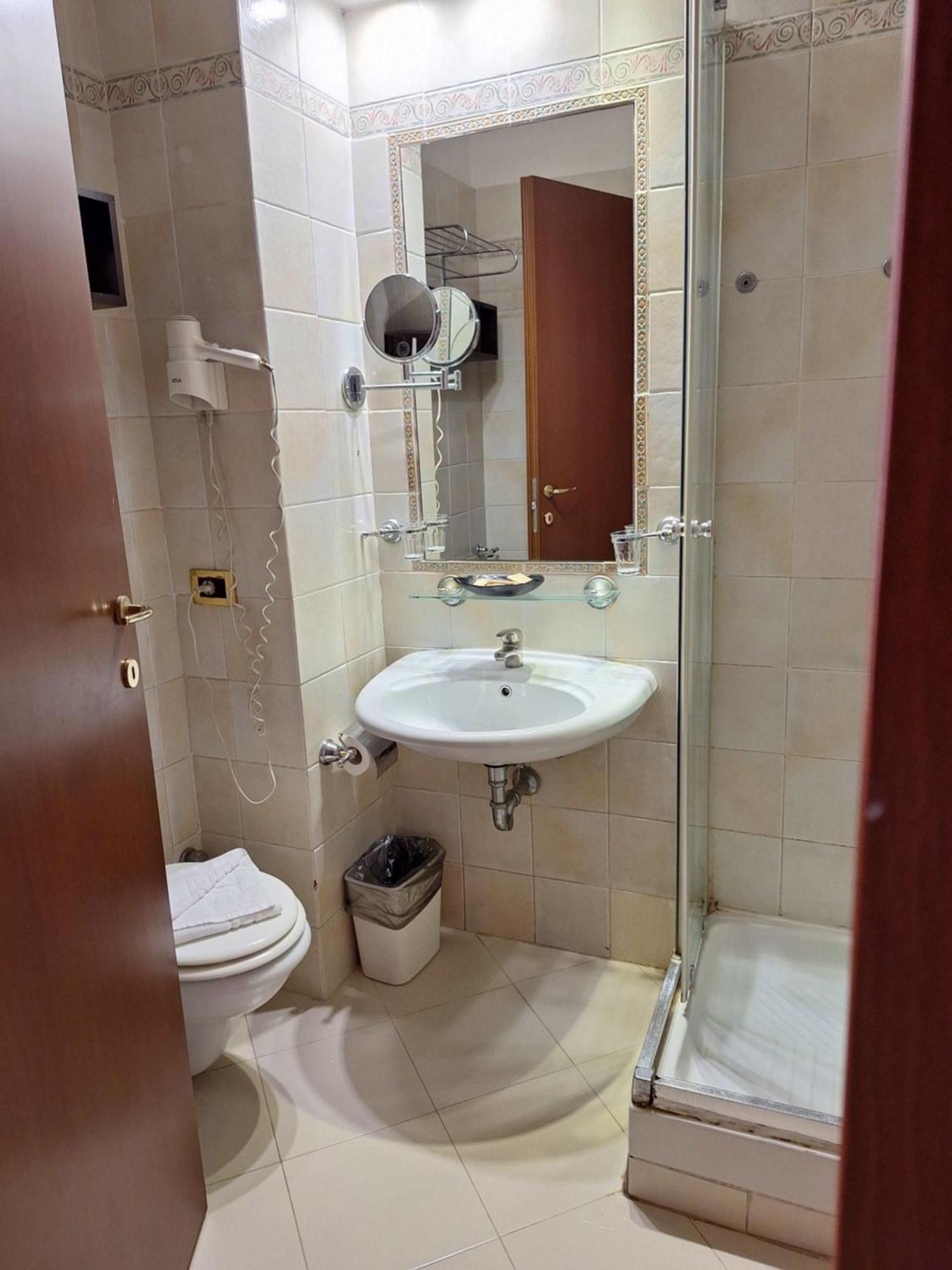Hotel Nizza Roma Esterno foto